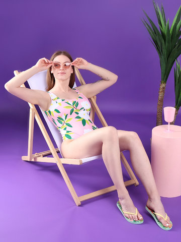 Kiárusítás Vidám egyrészes női fürdőruha Fehér rózsák