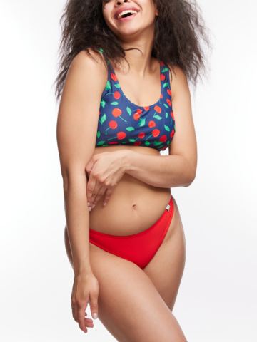 Lifestyle fotó Vidám sportos bikini felső Édes cseresznyék