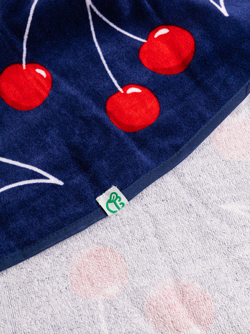 Potešte sa týmto kúskom Dedoles Serviette de plage ronde rigolote Cerises