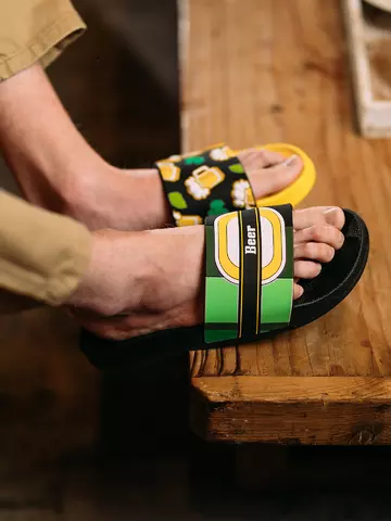 Výnimočný darček od Dedoles Veselé šľapky Letné pivo