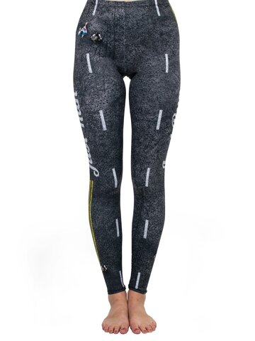 Hľadáte originálny a nezvyčajný darček? Obdarovaného zaručene prekvapí 
 Damskie elastyczne legginsy Ulica dla biegaczy