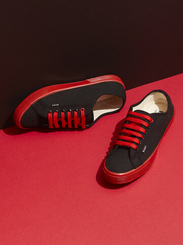 Zľava Pánske konopné tenisky čierne s červenou kaučukovou podrážkou