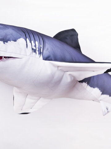 Výnimočný darček od Dedoles Vankúš Žralok modrý - 53 cm