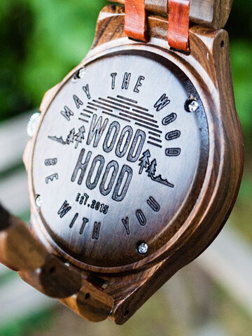 Bereiten Sie sich Freude mit diesem Dedoles-Stück Holzuhr Chilli