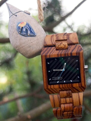 Hľadáte originálny a nezvyčajný darček? Obdarovaného zaručene prekvapí Drevené hodinky Valdi