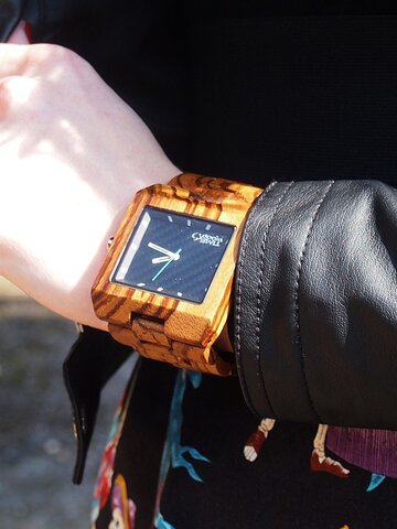 Pre dokonalý a originálny outfit Drevené hodinky Valdi