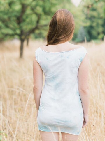 Potěšte se tímto kouskem Dedoles Minišaty Kočka s modrýma očima