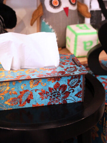 Hľadáte originálny a nezvyčajný darček? Obdarovaného zaručene prekvapí Krabička na servítky - Ornamenty