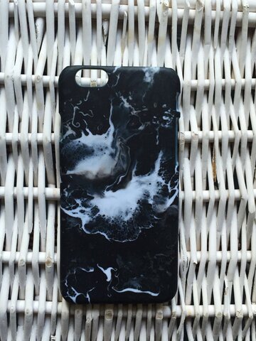 Potešte sa týmto kúskom Dedoles Čierny mramor iPhone 5/5s/SE