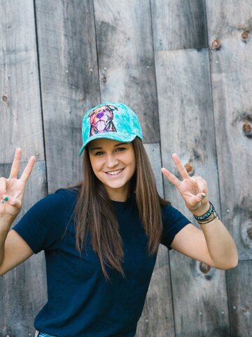 Zľava Šiltovka Russo Usmievajúci sa pitbull