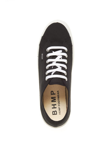 Lifestyle foto Pánske konopné tenisky čierne s bielou kaučukovou podrážkou