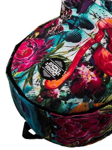 Lifestyle fotó Hátizsák Flamingó a réten