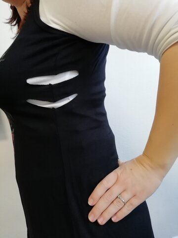 Výnimočný darček od Dedoles Šaty s motívom Záhon ruží