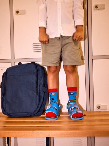 Bereiten Sie sich Freude mit diesem Dedoles-Stück Korksandalen für Kinder Schnelle Autos