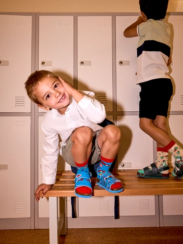 Geschenk von Dedoles Korksandalen für Kinder Schnelle Autos
