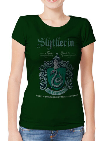 Hľadáte originálny a nezvyčajný darček? Obdarovaného zaručene prekvapí Дамска тениска Harry Potter - Slytherin куидич отбор