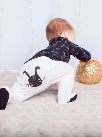 Výnimočný darček od Dedoles Biele dupačkové nohavice pre deti