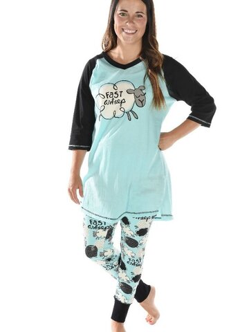 Výnimočný darček od Dedoles Dámske tričko na spanie počítam ovečky