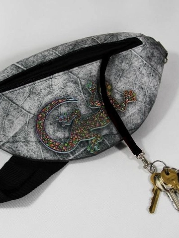 Potěšte se tímto kouskem Dedoles Designová ledvinka Find Me