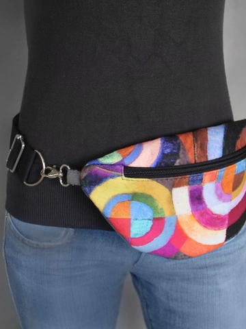 Potěšte se tímto kouskem Dedoles Designová ledvinka Find Me