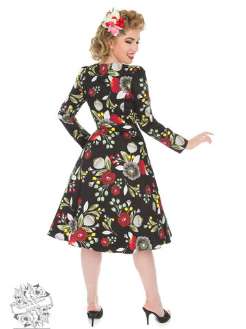 Lifestyle foto Retro pin up šaty s rukávem Podzimní čaj