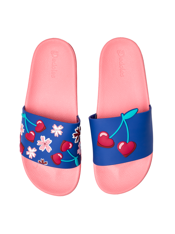 Lifestyle foto Весели детски чехли Черешова любов