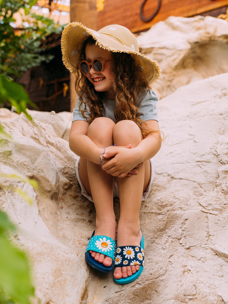 Pre dokonalý a originálny outfit Kids' Slides Daisy Blossom