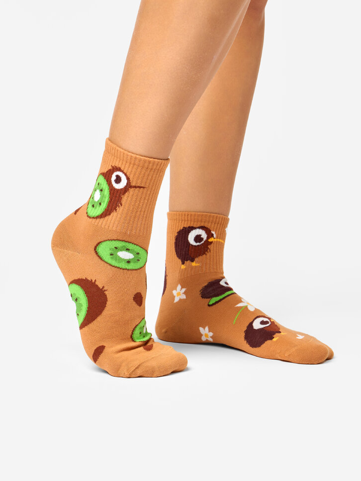 Hľadáte originálny a nezvyčajný darček? Obdarovaného zaručene prekvapí Весели дълги чорапи Птицата Киви