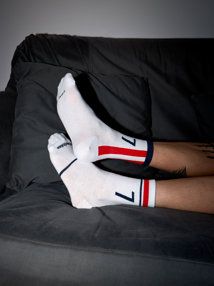 Dedoles oryginalny prezent Prążkowane skarpetki do połowy łydki Angielska legenda piłki nożnej