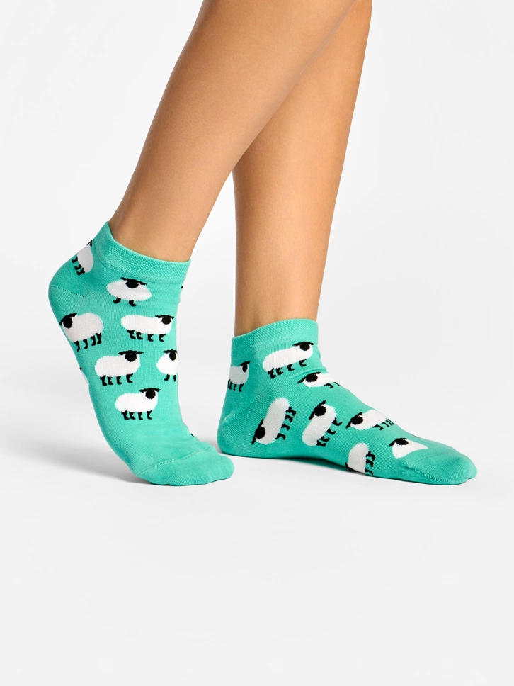 Potěšte se tímto kouskem Dedoles Veselé kotníkové ponožky Černá ovce