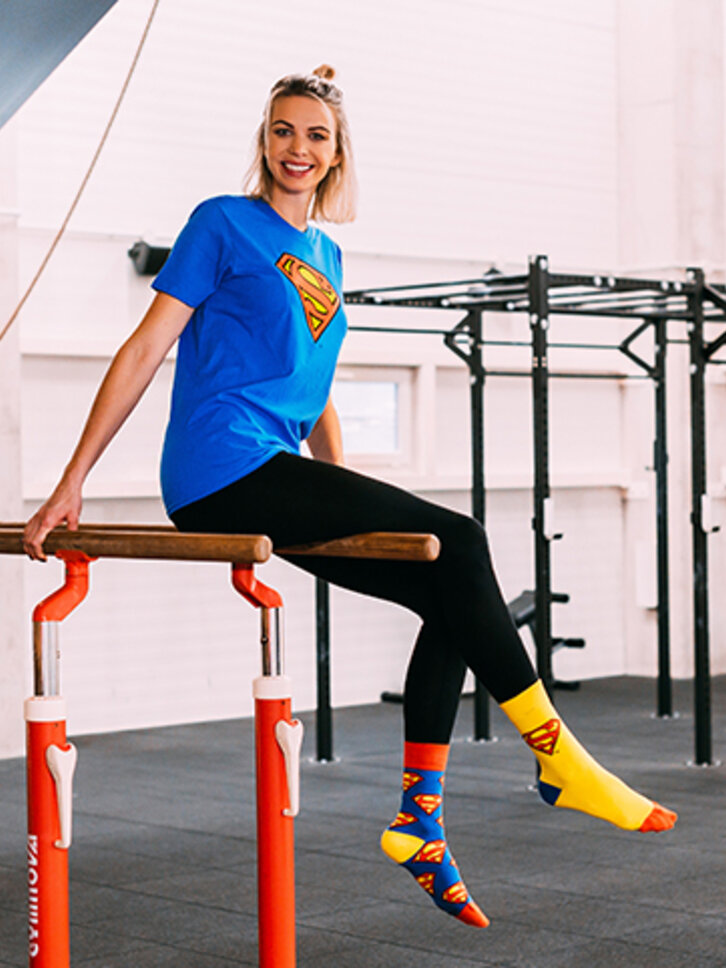 Potešte sa týmto kúskom Dedoles Veselé ponožky Superman ™ Logo