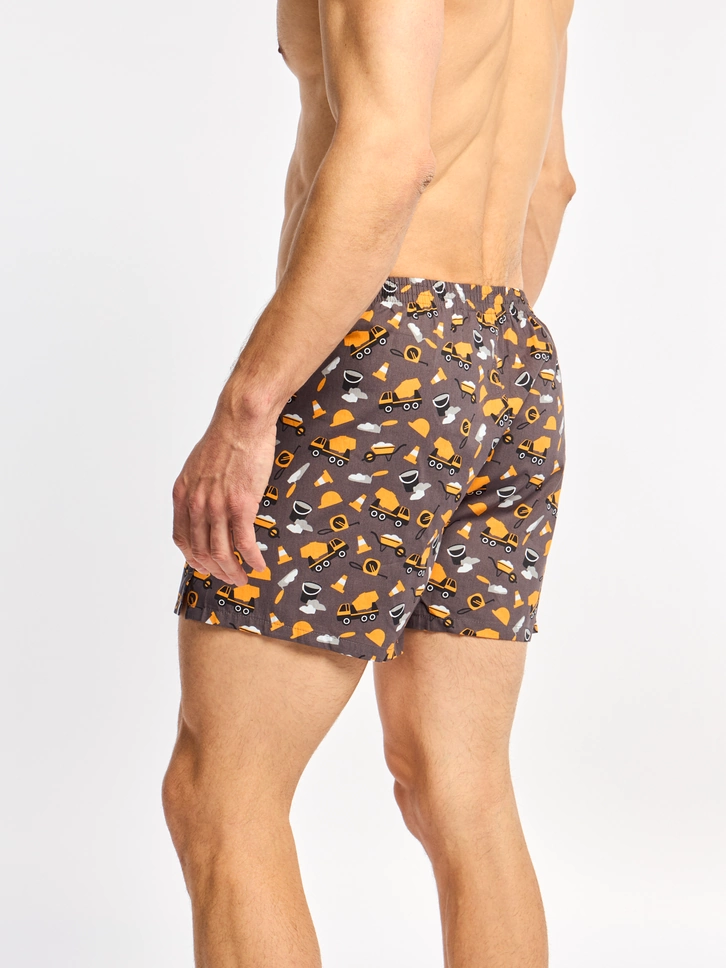 Hľadáte originálny a nezvyčajný darček? Obdarovaného zaručene prekvapí Živahne moške široke boksarice Gradbeni delavec