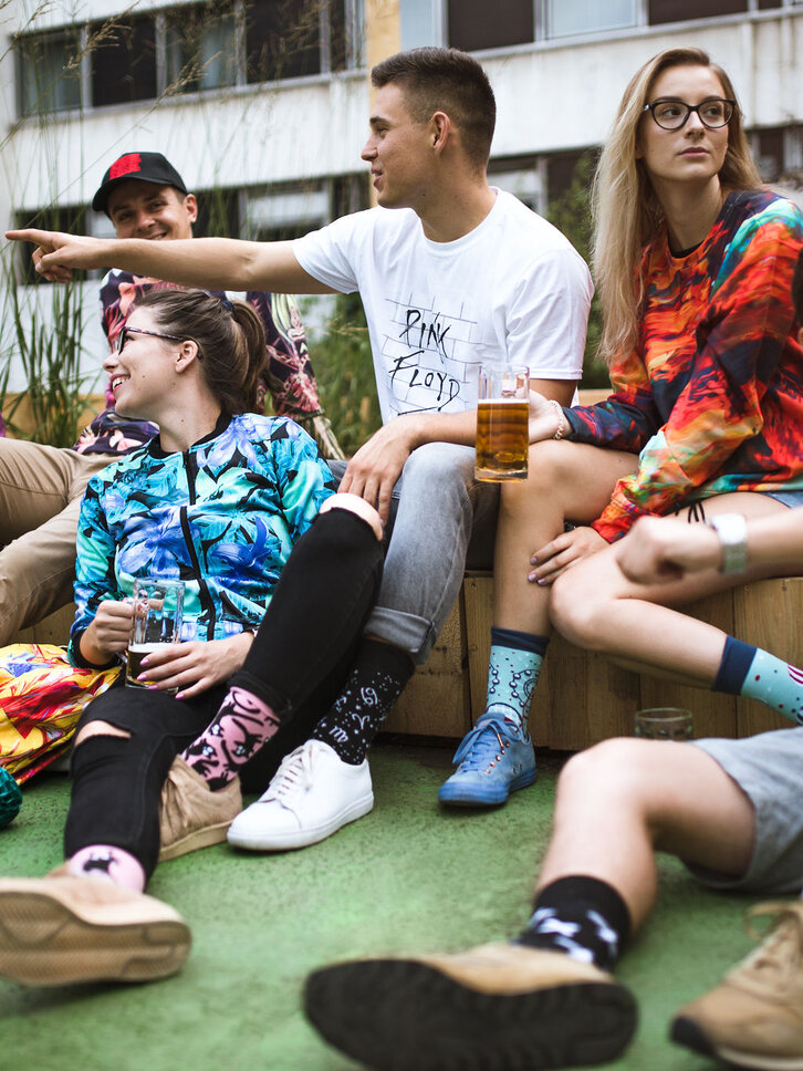 Potešte sa týmto kúskom Dedoles Суичър без качулка Небе в пламъци