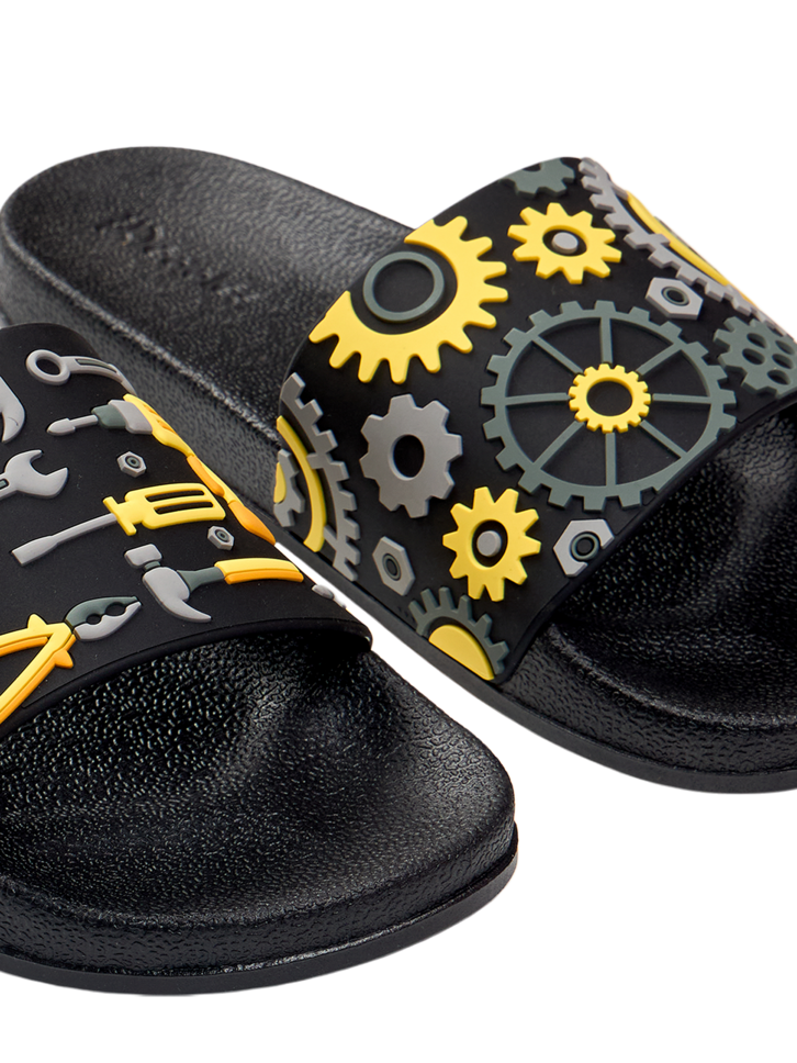 Hledáte originální a neobvyklý dárek? Obdarovaného zaručeně překvapí Veselé pantofle Mechanik