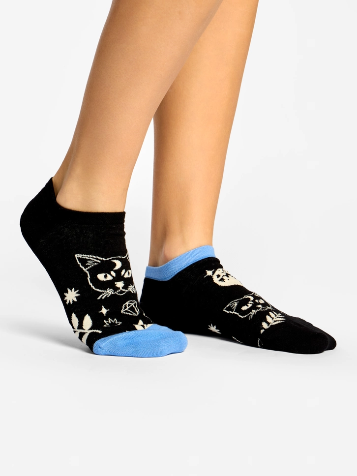 Výnimočný darček od Dedoles Veselé ponožky do tenisiek Mačka a mesiac 