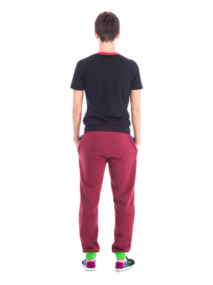 Lifestyle foto Pánske bavlnené bordové tepláky