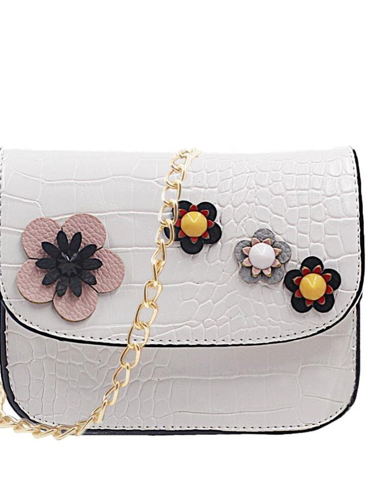 Zľava Biela kabelka s retiazkou Prišívané kvety