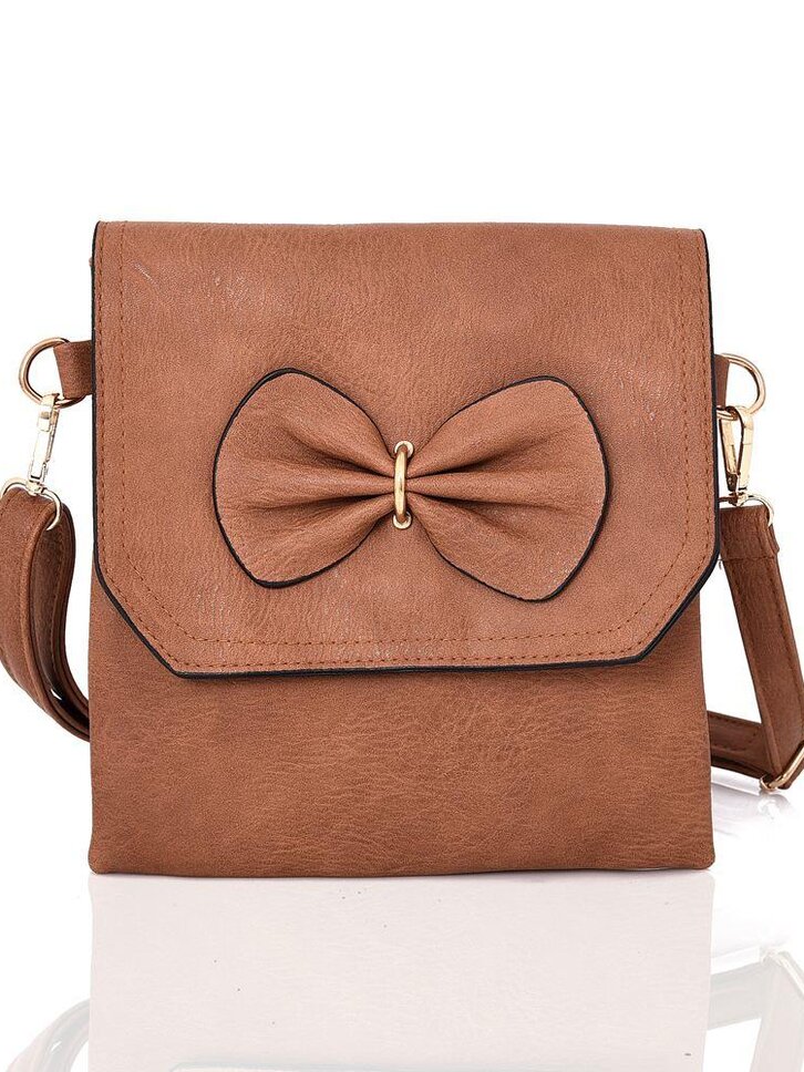 Hľadáte originálny a nezvyčajný darček? Obdarovaného zaručene prekvapí Bledohnedá kabelka s mašličkou Zeidi