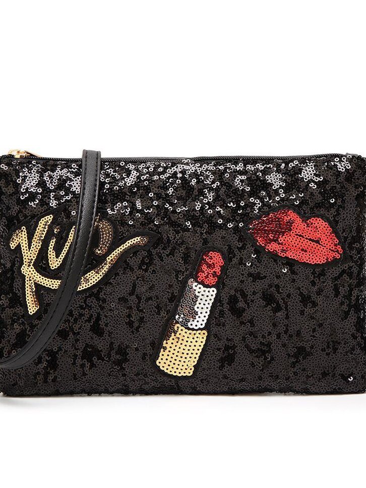 pro dokonalý a originální outfit Černá kabelka Kiss