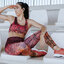 Lifestyle fotó Vidám sport leggings Egzotikus levelek