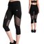 Lifestyle foto Dámske športové capri legíny so sieťkou Čierna farba