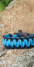 How to use the paracord rope in case of emergency?