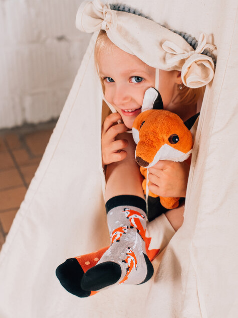 Fox (2) Fox (2)
