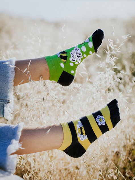 Bee Happy (2) Bee Happy (2)